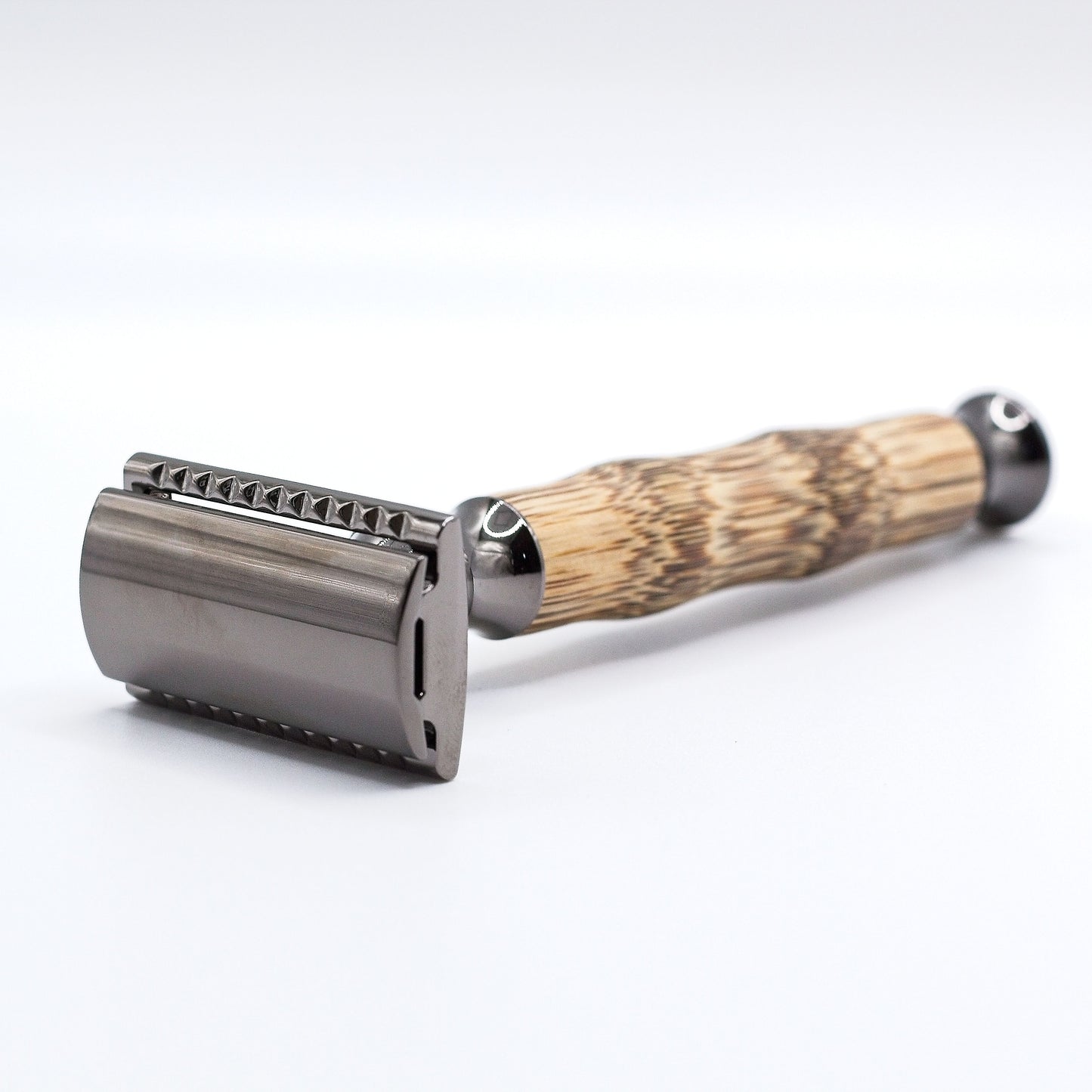 Retro Bamboo Handled Safety Razor with Blades